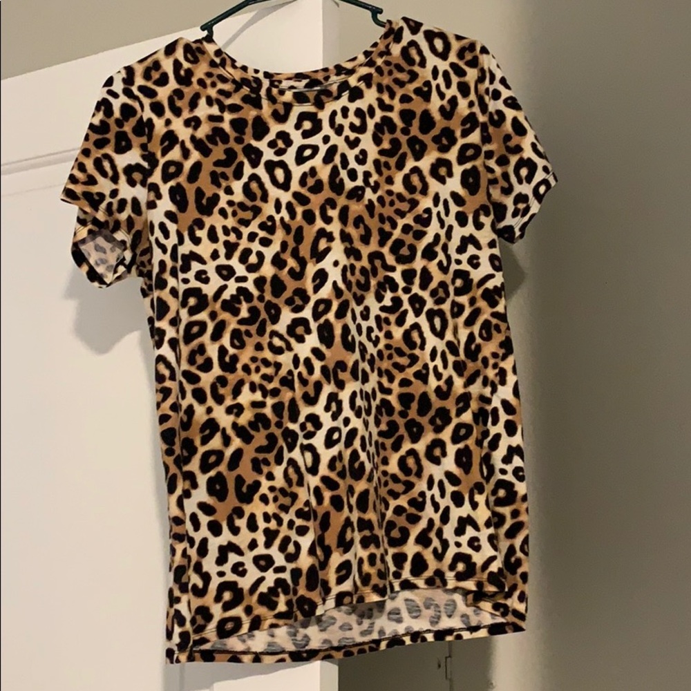 Size M love pink leopard T
